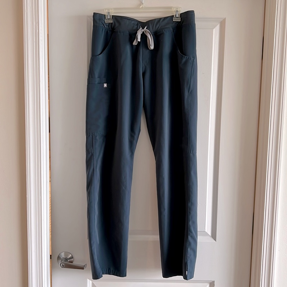 Figs Kade scrub pants. Great condition, no stains. Womens medium tall